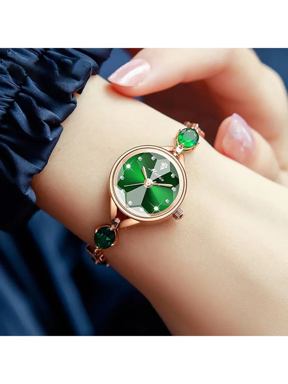 Women's Green Crystal Bracelet Stylish Quartz Fashionable Elegant Wrist Watch